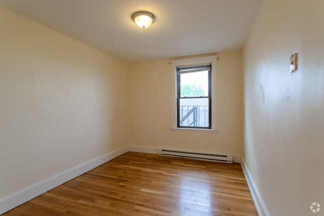 3 Bedroom 1 Bath - Somerville Square