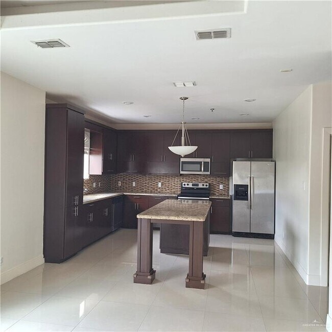 Foto del edificio - 9 Pineridge Ln