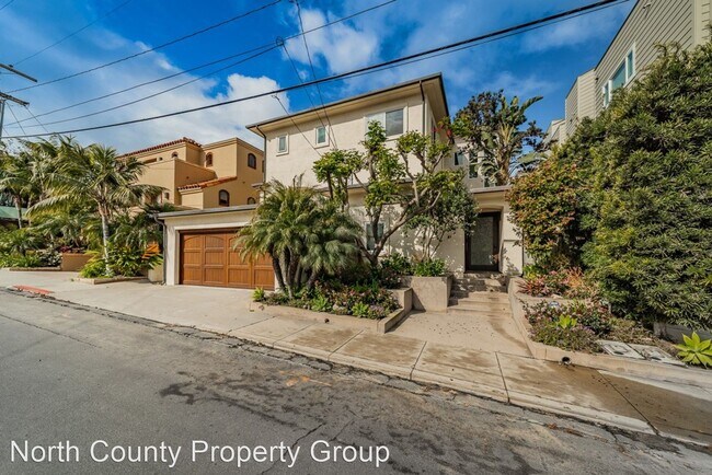 Building Photo - 3 br, 3.5 bath House - 215 Pacific Ave