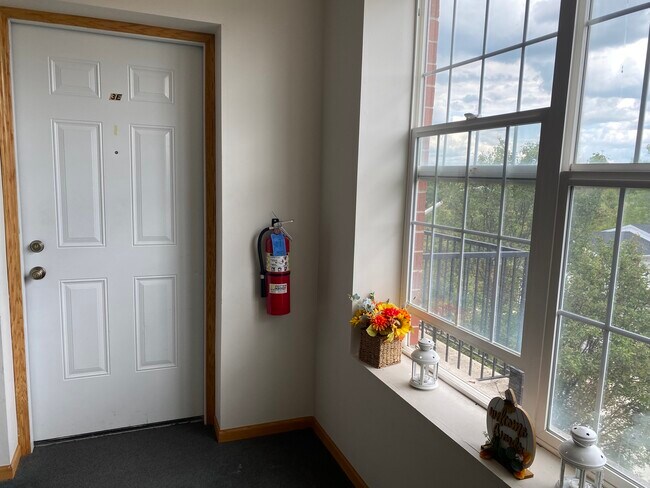 Foto del edificio - 9790 Liberty Cir
