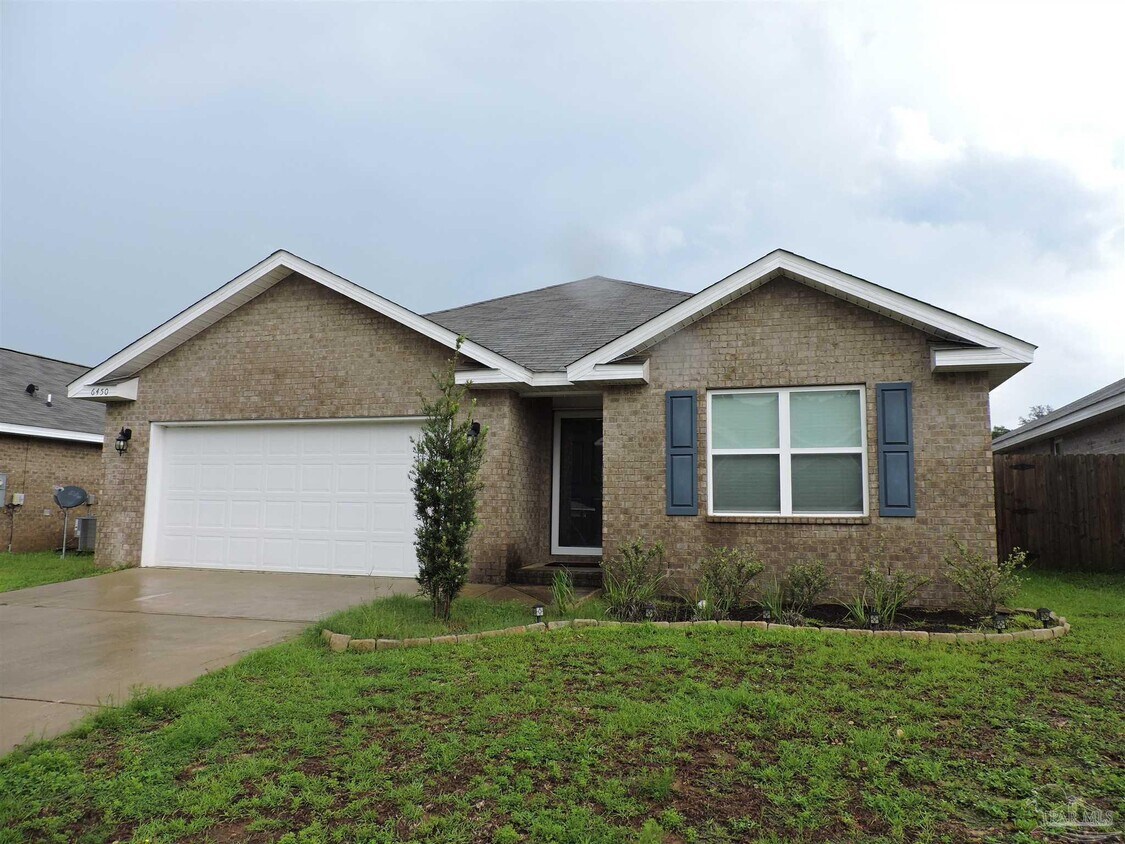 Foto principal - 6450 Churchill Cir