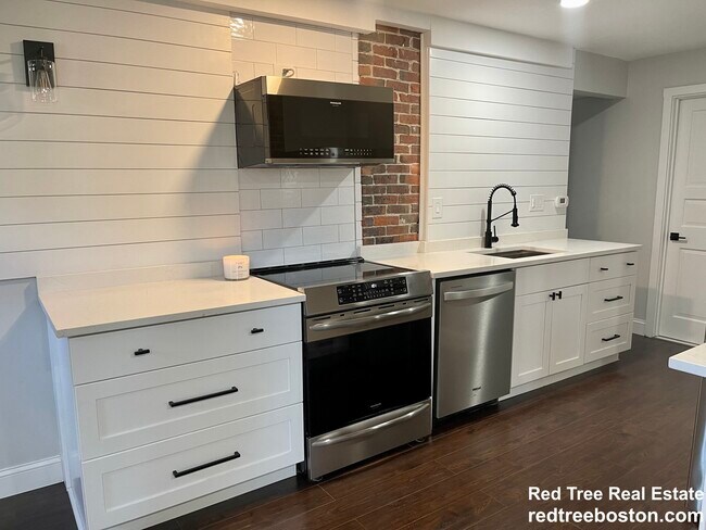 Foto del edificio - 995 Centre St