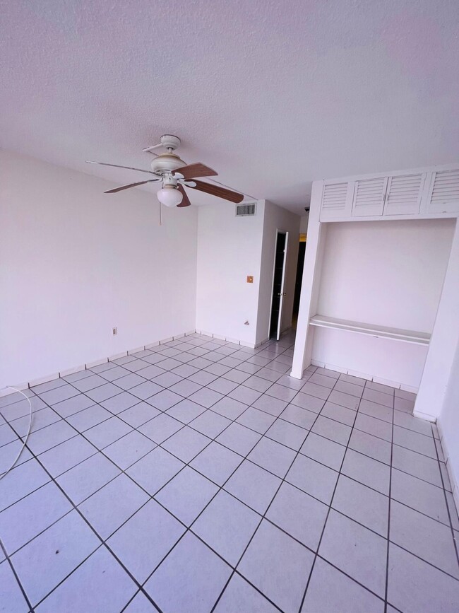 Foto del edificio - 1301 NE Miami Gardens Dr