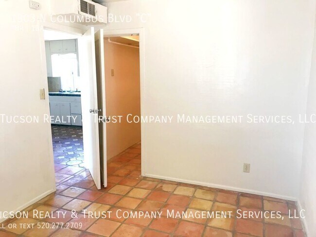 Building Photo - Cozy 1 bed 1 bath at Speedway and Columbus