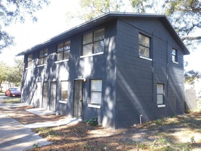 Foto del edificio - Affordable 2 Bed/ 1 Bath Townhome Style Unit Available Now! Move in Ready!