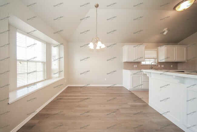 Foto del edificio - 2323 Box Turtle Way
