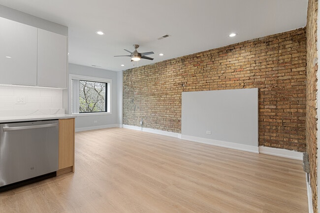 Building Photo - 1558 W Juneway Terrace