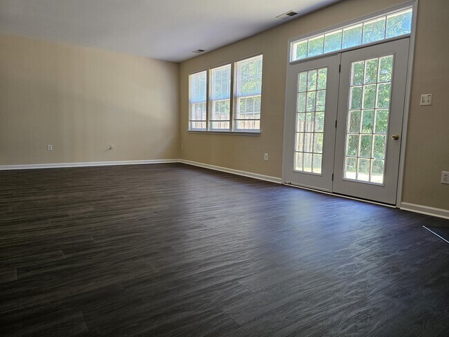 Building Photo - 203 Quinton Oaks Cir