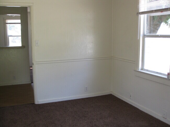 Building Photo - 144 Cooper Ave