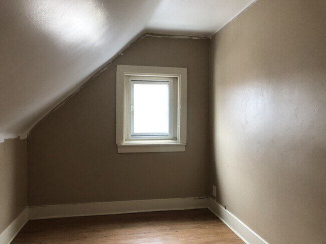 Building Photo - 2076 S 71st St