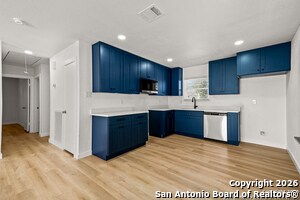 Building Photo - 3325 Cliffside Dr