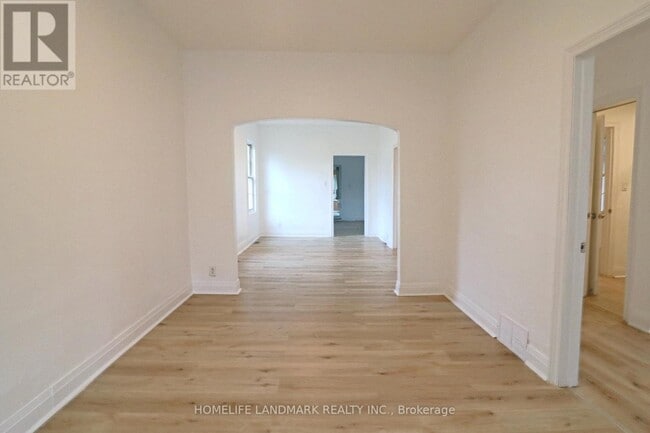 Building Photo - 5613 Desson Ave