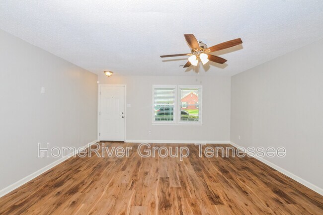 Building Photo - 6370 Kinston Park Dr