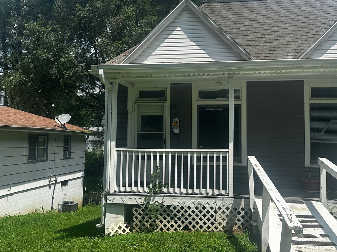 Primary Photo - 2917 Locust St