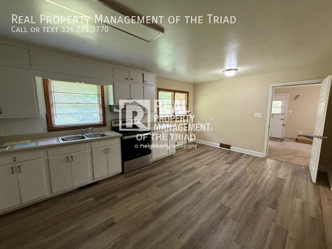 Building Photo - 1516 Baker Rd