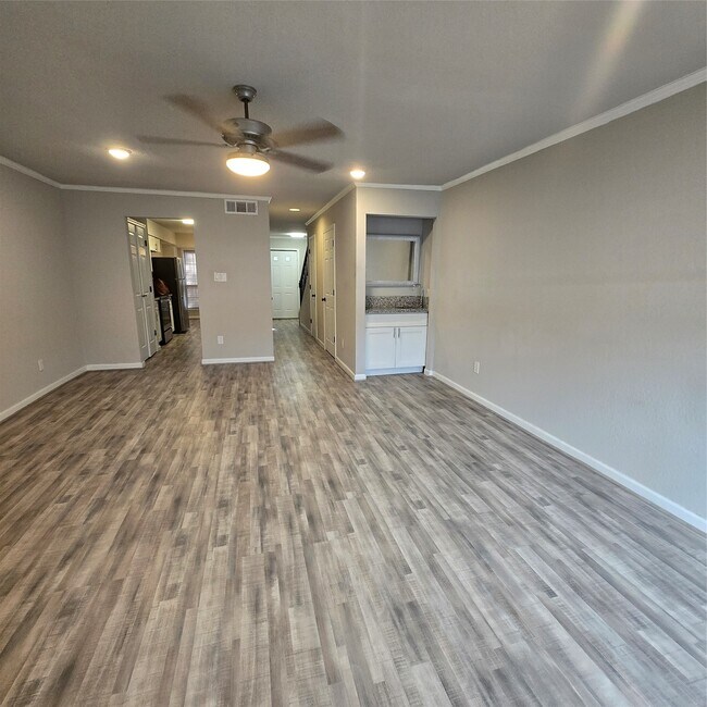 Foto del edificio - 8355 Nairn St