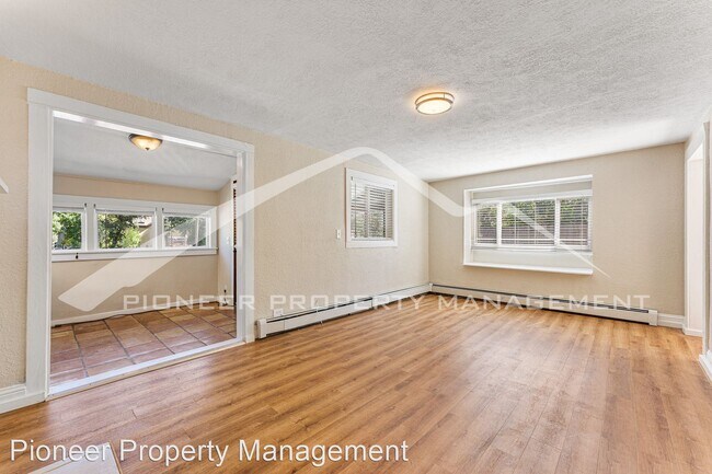Building Photo - 3 br, 1 bath House - 2789 Chase St