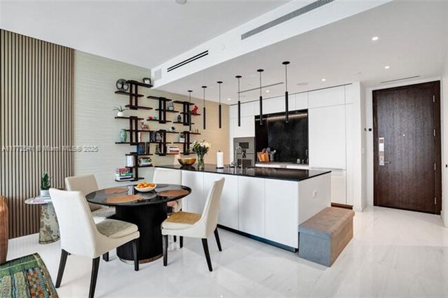 Foto del edificio - 300 Biscayne Blvd Way