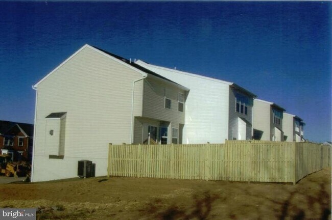 Foto del edificio - 10 Lopez Dr