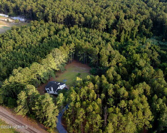 Building Photo - 563 Eagle Springs Rd