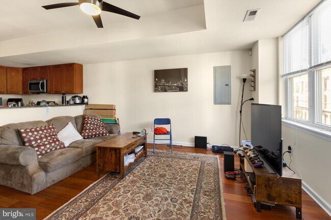 Building Photo - 1509 Frankford Ave