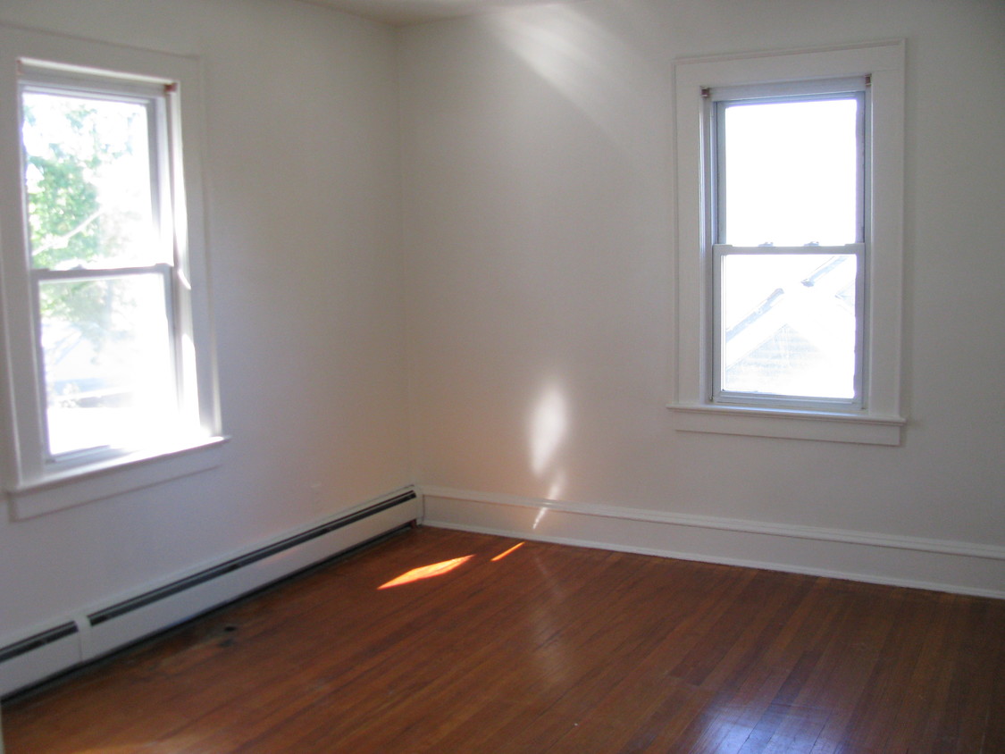 Bedroom - 167 Rolling St