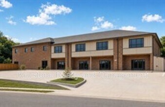 Building Photo - 138 Center Pointe Dr