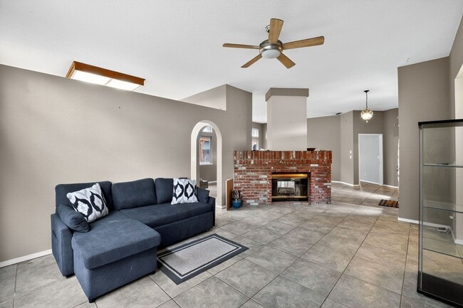 Foto del edificio - 680 Canyon Creek Way
