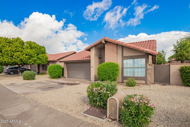 Foto del edificio - 4346 E Sandia St