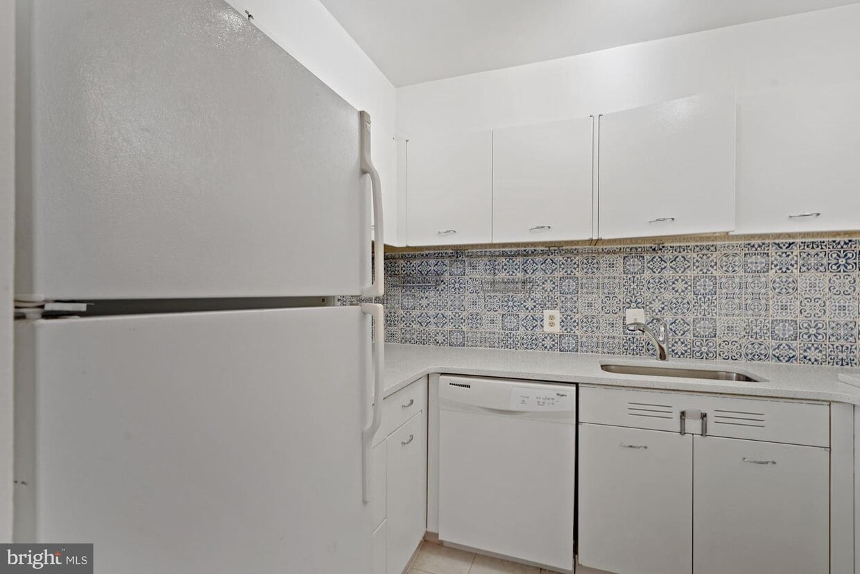 Primary Photo - 530 N St SW
