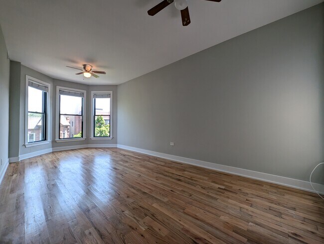 Foto del edificio - 627 W Oakdale Ave