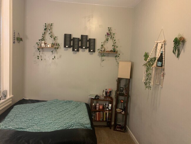 Building Photo - 1726 Moore St