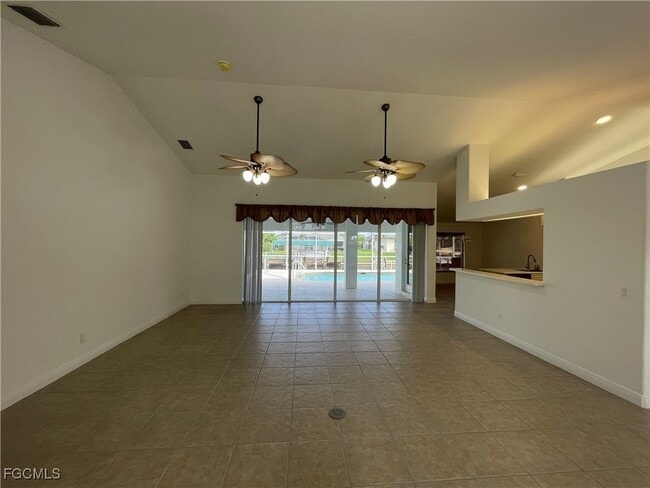 Foto del edificio - 609 SW 43rd Ln