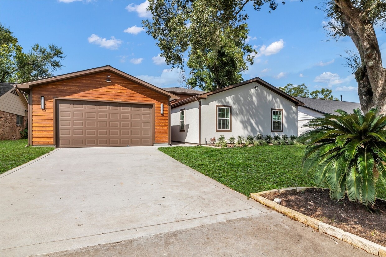 Primary Photo - 9630 Vilven Ln