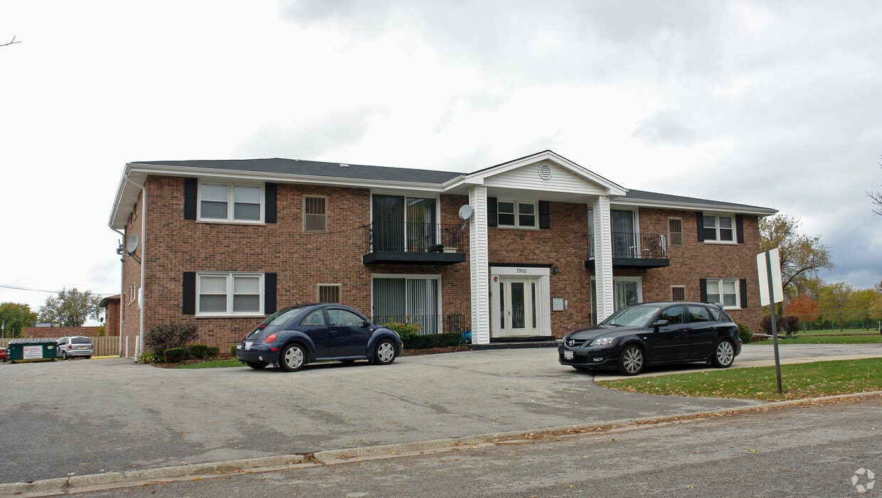 7900 S 83rd Ct, Justice, IL 60458 Apartments in Justice, IL