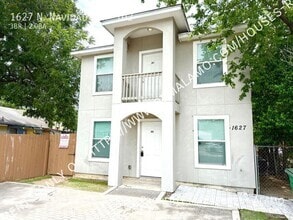 Building Photo - 1627 N Navidad St