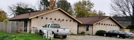 Building Photo - 1740 Oak Ct
