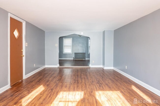 Building Photo - 217 MacArthur Ave