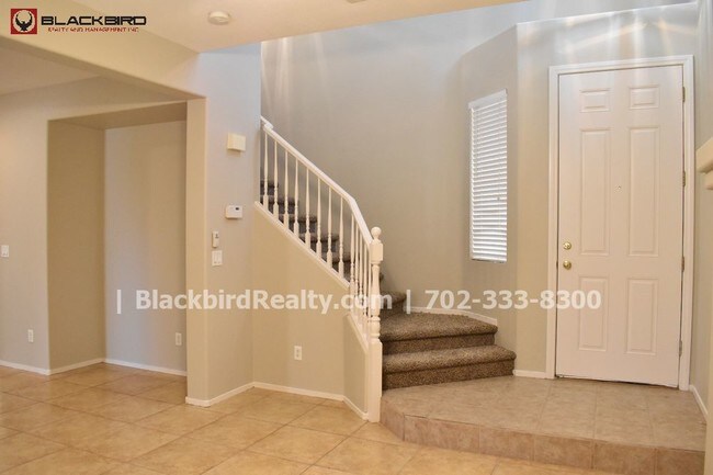 Building Photo - Two Story Three Bedroom Home in Southwest