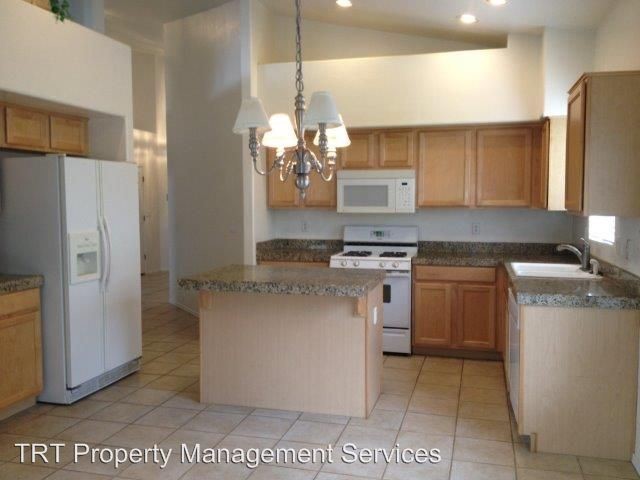 Building Photo - 7704 E McGee Mountain Rd