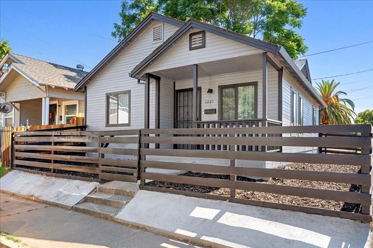 Foto principal - 3221 San Jose Way
