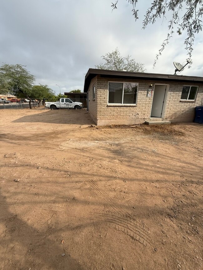 Building Photo - Townhome For rent