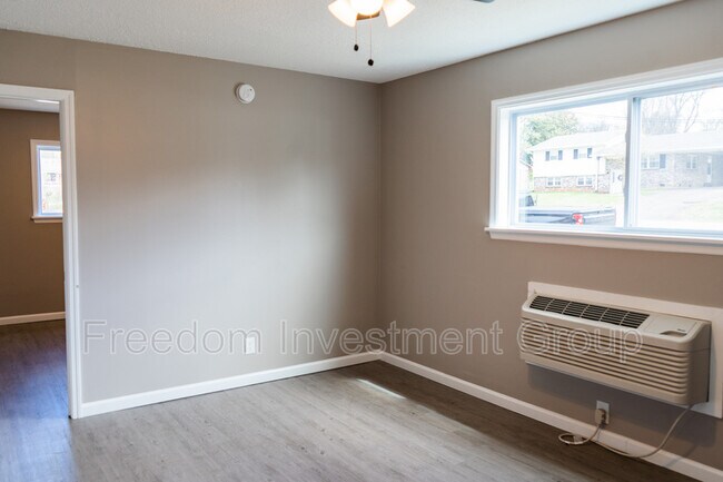 Foto del edificio - 1559 Wales Ave