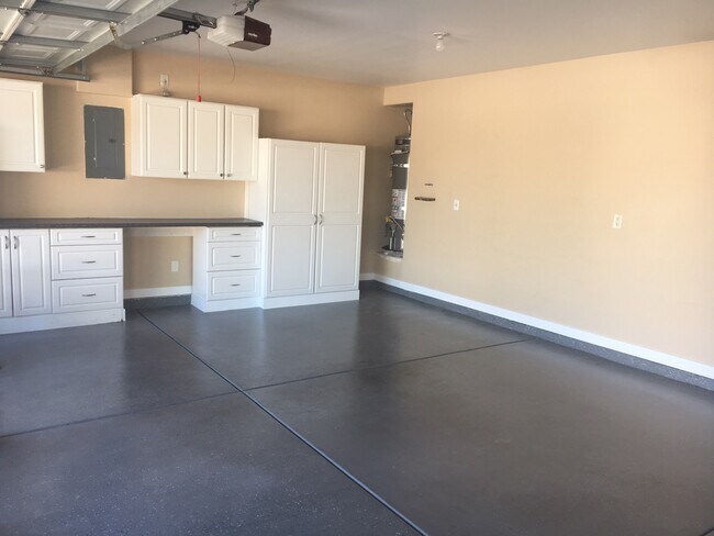 Foto del edificio - 1069 Vanlier Ln