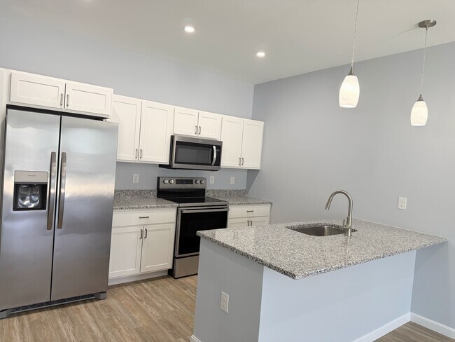 Foto del edificio - West Edge Garden Apartments