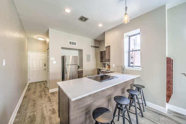 Foto del edificio - 3633 McRee Ave