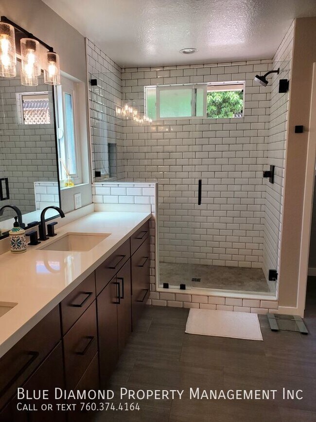 Building Photo - Remodeled 4 BR, 2 BA home in Santa Fe Ridg...