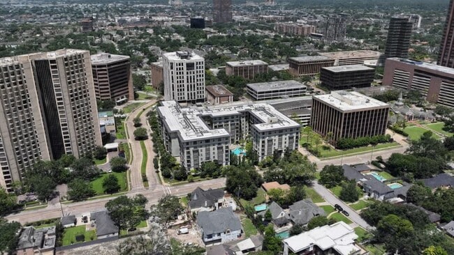  - 1900 Yorktown Galleria Apartments