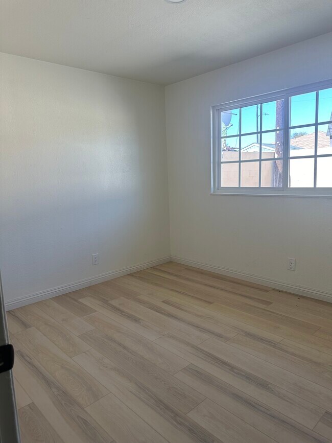 Building Photo - 451 La Canada Ave