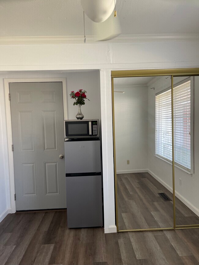 Foto del edificio - 737 Alameda Dr